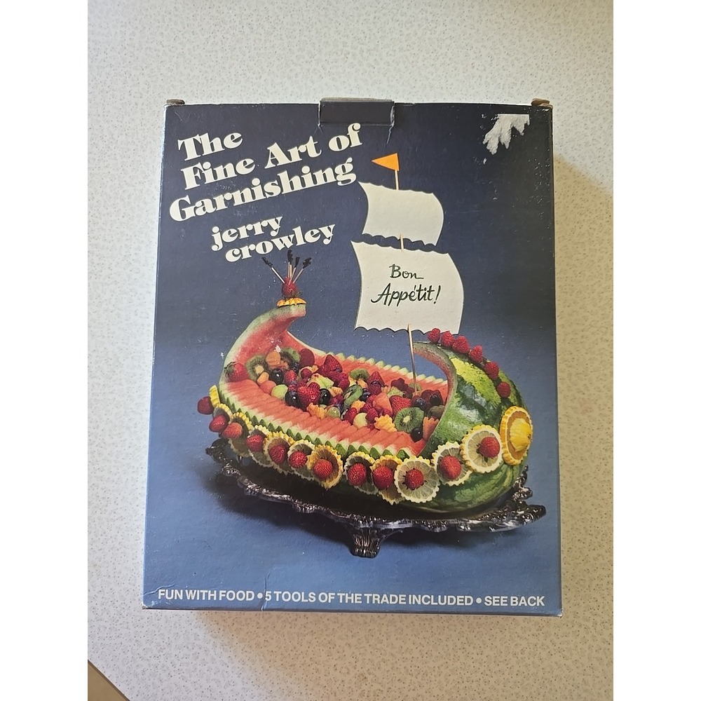 Fine Art of Garnishing by Jerry Crowley 1984 Kit Paperback & 5 Tools - unused